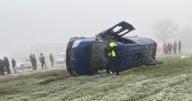 Stire din Eveniment : UPDATE! Accident grav la Constanța. Un microbuz răsturnat, două persoane sunt încarcerate