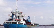 Stire din Eveniment : Furtuna i-a venit de hac în Marea Java! Avea 14 marinari la bord