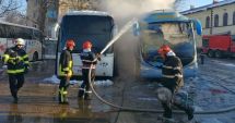 Stire din Eveniment : Autocar distrus de un incendiu, în autogară