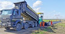 Stire din Social : Drumul comunal 89 se modernizează. Au fost demarate lucrările de asfaltare