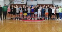 Stire din Sport : Baschet / Cantonament pentru lotul feminin U16 al României. „Trebuie să avem răbdare, e o generaţie foarte bună!”