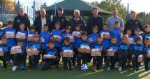 Stire din Sport : Fotbal / Moș Nicolae a sosit încărcat de cadouri la Academia Hagi