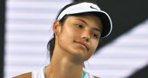 Stire din Sport : Tenis / Dureri la şold. Emma Răducanu a abandonat în primul tur al turneului WTA de la Guadalajara