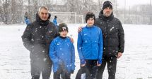 Stire din Sport : Farul şi Academia Hagi sprijină copiii din Ucraina. Doi juniori refugiaţi în România se pregătesc la Constanţa