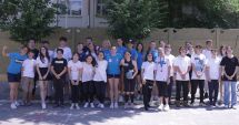 Stire din Sport : Handbalistele de la CSU Neptun, în vizită la Şcoala "Dan Barbilian"