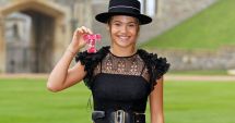 Stire din Sport : Tenis / Emma Răducanu, decorată de Regele Charles al III-lea cu medalia Ordinului Imperiului Britanic