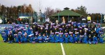 Stire din Sport : Copiii cluburilor Farul şi Academia Hagi au primit vizita lui Moş Nicolae