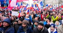 Mii de cehi au demonstrat împotriva guvernului şi a sărăciei