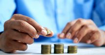 Stire din Economie : Câştigul salarial mediu net, în România - 4.254 lei, în luna ianuarie 2023