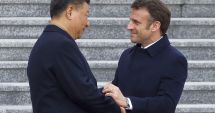 Stire din Actualitate : Donald Trump îl acuză pe preşedintele Emmanuel Macron că îl linguşeşte pe omologul chinez
