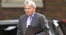 Stire din Actualitate : Londra se declară consternată de legea împotriva homosexualităţii adoptată în Uganda