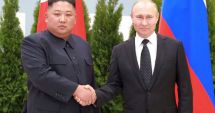 Kim Jong Un îşi dă mâna cu Vladimir Putin pentru a consolida cooperarea strategică