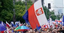 Stire din Actualitate : Polonia ar putea organiza simultan cu alegerile un referendum privind migraţia în UE