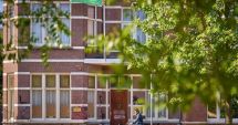 Stire din Actualitate : Incident la ambasada Belarusului din Olanda. Geamuri sparte şi graffiti pe faţada clădirii