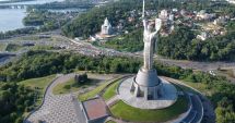 Stire din Actualitate : Ucraina înlătură simbolurile sovietice de pe monumentul Patriei Mamă din Kiev