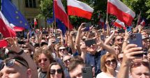 Stire din Actualitate : Polonia va ţine un referendum controversat în ziua alegerilor legislative