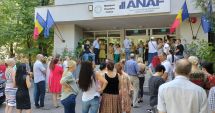 Stire din Economie : Sindicaliştii din Finanţe au declanşat conflictul de muncă. Următorul pas - greva generală!