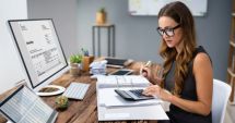 Stire din Economie : Transmiterea facturilor prin Sistemul RO e-factura în relaţia B2B, obligatorie de la 1 iulie 2024