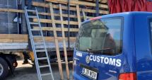 Stire din Eveniment : Articole de îmbrăcăminte în valoare de aproximativ 4.200.000 lei, descoperite de inspectorii vamali