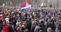 Stire din Actualitate : Alegeri contestate la Belgrad. Opoziţia sesizează Curtea Constituţională