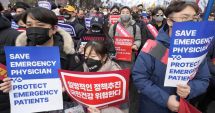 Guvernul sud-coreean a lansat procedura pentru a suspenda 4.900 de medici grevişti