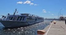Stire din Economie : Nava fluvială „River Adagio” a adus la Constanţa turişti americani