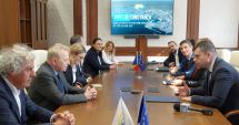 Stire din Economie : Comisarul european pentru Agricultură, Janusz Wojciechowski, vizită în Portul Constanţa