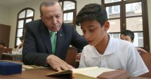 Stire din Actualitate : Recep Erdogan propune o programă şcolară care promovează familia şi ordinea morală