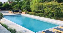 Stire din Economie : Constănţenii, fani aqua! Piscina din curte, o distracţie destul de costisitoare