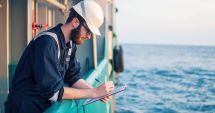 Stire din Economie : Navigatorii aflaţi în voiaj, supăraţi că nu pot vota. "S-a desfiinţat Radio Coasta şi nu s-a pus nimic în loc!"