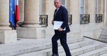 Stire din Actualitate : Două treimi din francezi, nemulţumiţi de desemnarea lui Francois Bayrou în funcţia de premier