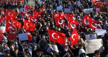 Stire din Actualitate : Preşedintele Erdogan: „Turcia nu va fi cedată terorii străzii”