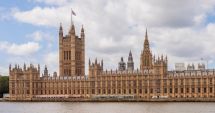 Stire din Actualitate : Guvernul britanic a îngheţat active rusești în valoare de 25 de miliarde de lire sterline