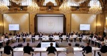 Stire din Actualitate : Aliaţii europeni sunt de acord să nu ridice sancţiunile împotriva Rusiei