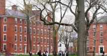 Stire din Actualitate : Administraţia Trump, dată în judecată de Universitatea Harvard după îngheţarea subvenţiilor