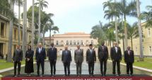 Stire din Actualitate : Miniştrii de externe din BRICS discută un răspuns comun la politicile comerciale ale lui Trump