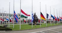 Stire din Actualitate : Miniştrii de externe din NATO negociază în Antalya creşterea cheltuielilor militare