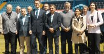 Stire din Sport : Ambasadorul Marii Britanii, Giles Portman, în vizită la Academia Hagi