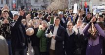 Stire din Cultură-Educație : Studenții ies în stradă, la Bucureşti! "Contestăm tăierea burselor!" Asociaţiile din Constanţa susţin protestul prin comunicate