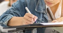 Stire din Cultură-Educație : Evaluare Naţională / Elevii din partea minorităţilor naţionale susţin vineri proba la Limba maternă