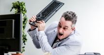 Stire din Economie : Tăieri de sporuri, creşteri de accize, TVA modificat! Românii achită nota de plată după jaful de trei decenii