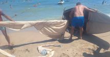 Stire din Eveniment : Un velier s-a răsturnat în apele mării, în stațiunea Eforie Nord! Trei turiști se aflau la bord