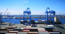 Stire din Economie : Portul Constanţa, nod esenţial pentru tranzitul de mărfuri dintre Turcia şi Europa de Est