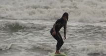 Stire din Social : Constanța, pe val! Concurs de surf în stațiunea Mamaia