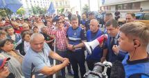 Stire din Economie : Ministrul Economiei, către muncitorii de la Şantierul Naval Damen Mangalia: „Liderii politici şi-au bătut joc de voi!”