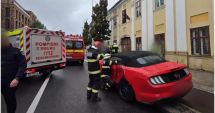 Stire din Eveniment : Copil de 12 ani, lovit pe trotuar de un bolid de lux, scăpat de sub control. Este în stare gravă