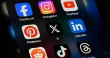 Stire din Actualitate : Mai multe familii dau în judecată Facebook, Instagram şi TikTok pentru efectele nocive asupra copiilor
