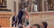 Stire din Actualitate : Incident șocant la Vatican. Un bărbat a urinat pe altarul din Bazilica Sfântul Petru