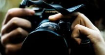 Stire din Eveniment : Escroci prinși după mai multe ţepe cu ședințe foto. Victimele, păcălite că vor apărea în reclame