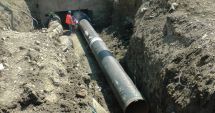 Stire din Eveniment : Incident periculos. Muncitorii au fisurat o conductă de gaze în timp ce schimbau rețeaua de apă